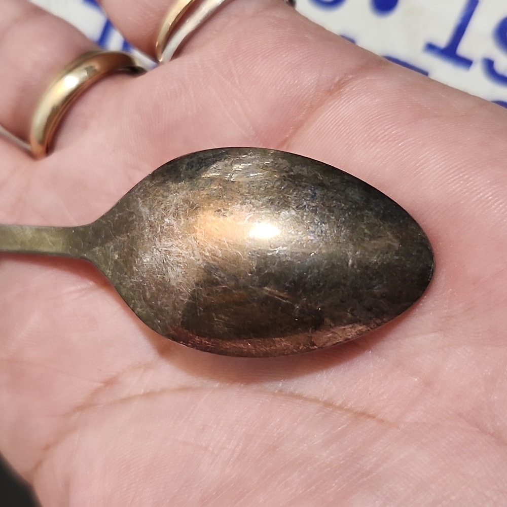 Single Readers Digest Plated Collection Spoon Roses - Picture 6 of 8